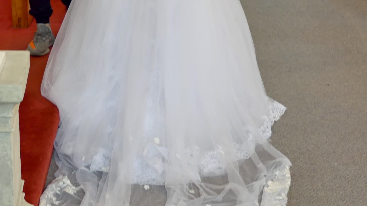 신부의 와이드 샷 - 들러리 웨딩 드레스