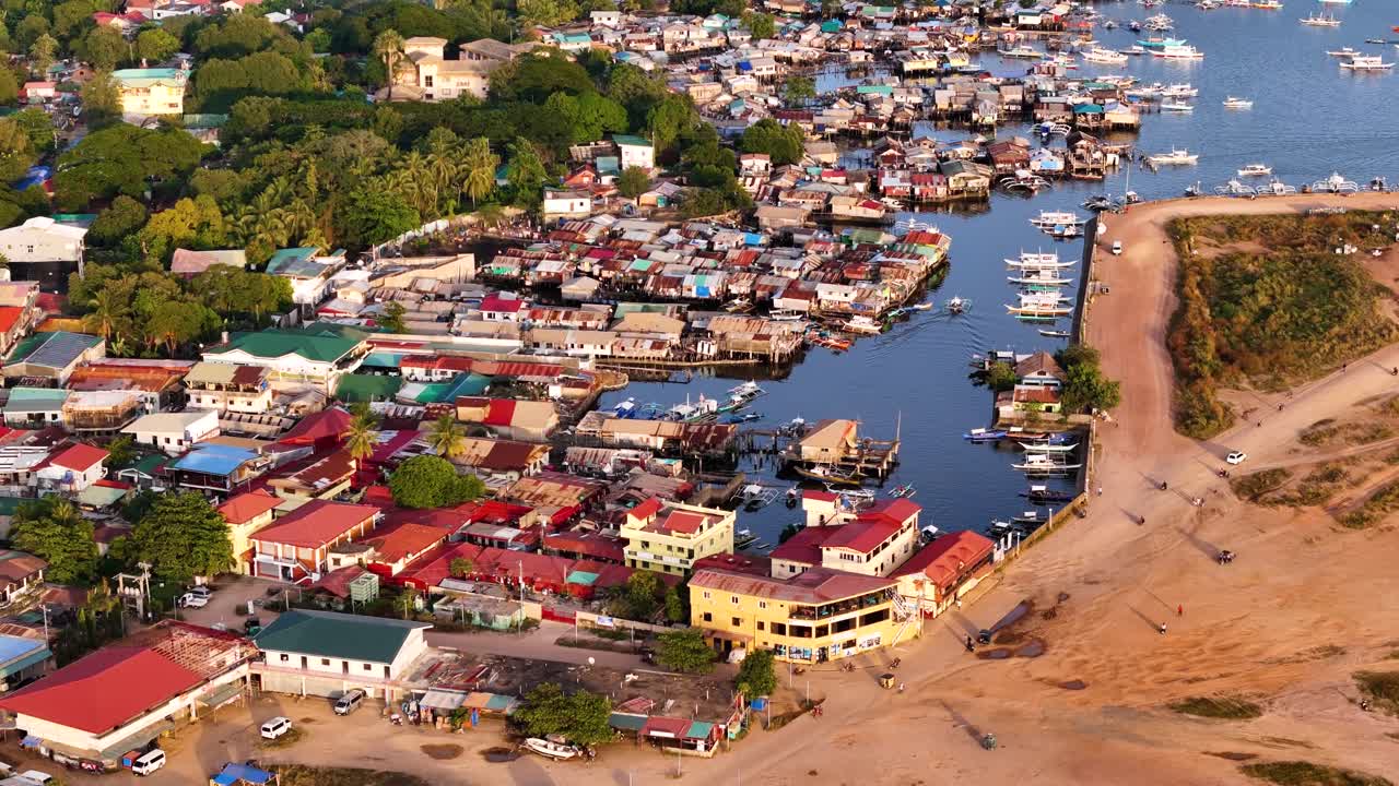 vista aérea de una aldea costera en las filipinas