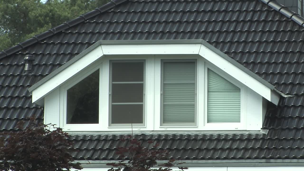 plano medio de villa cerca de wannsee en berlín, alemania