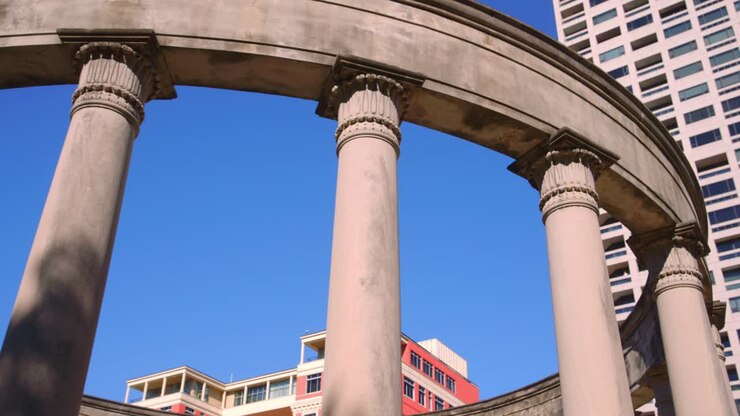 Establishing shot of the Mecom Rockwell Colannade in Houston museum district