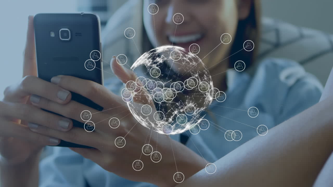 composición digital del globo de la red de conexiones girando contra la mujer usando teléfono inteligente
