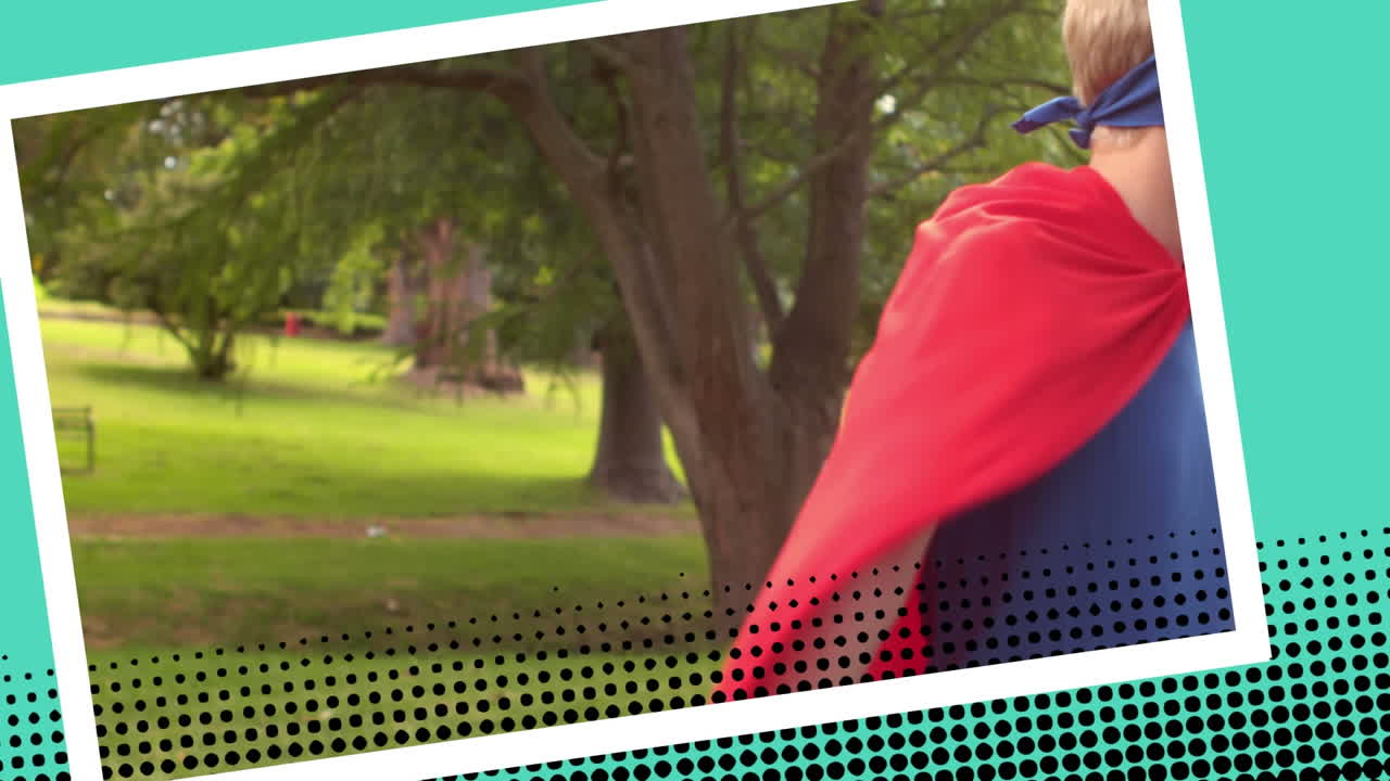 chico y chica vistiendo trajes de superhéroes en un parque