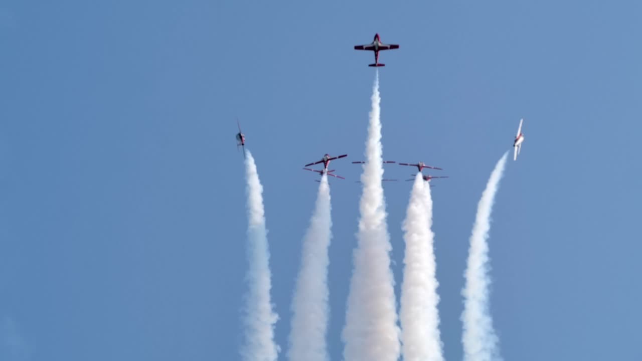 Incredible Snowbirds Aerial Demonstration Team at Airshow SLOMO