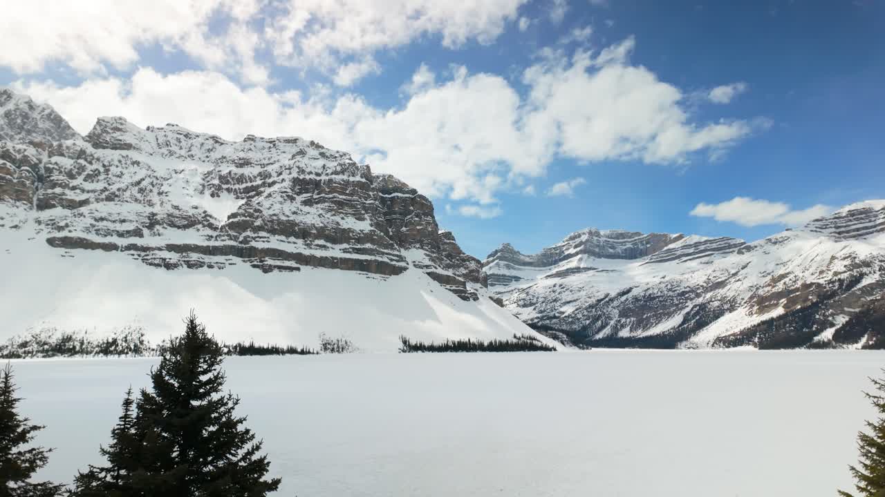 Vista panoramica del Lago Bow a Banff, Alberta