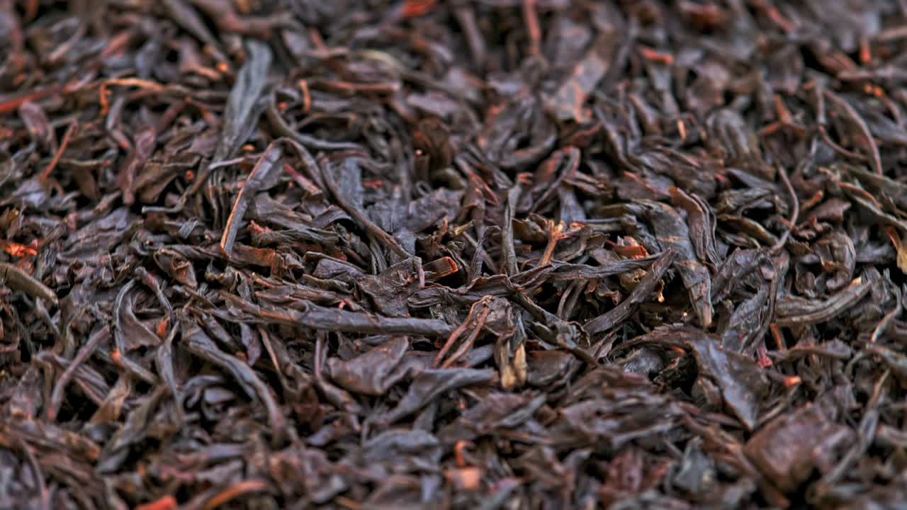 으로 인 건조한 검은 차 전체 프레임 클로즈업 배경