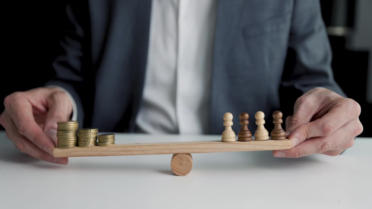 비즈니스 인적 자원 또는 돈 비교 척도