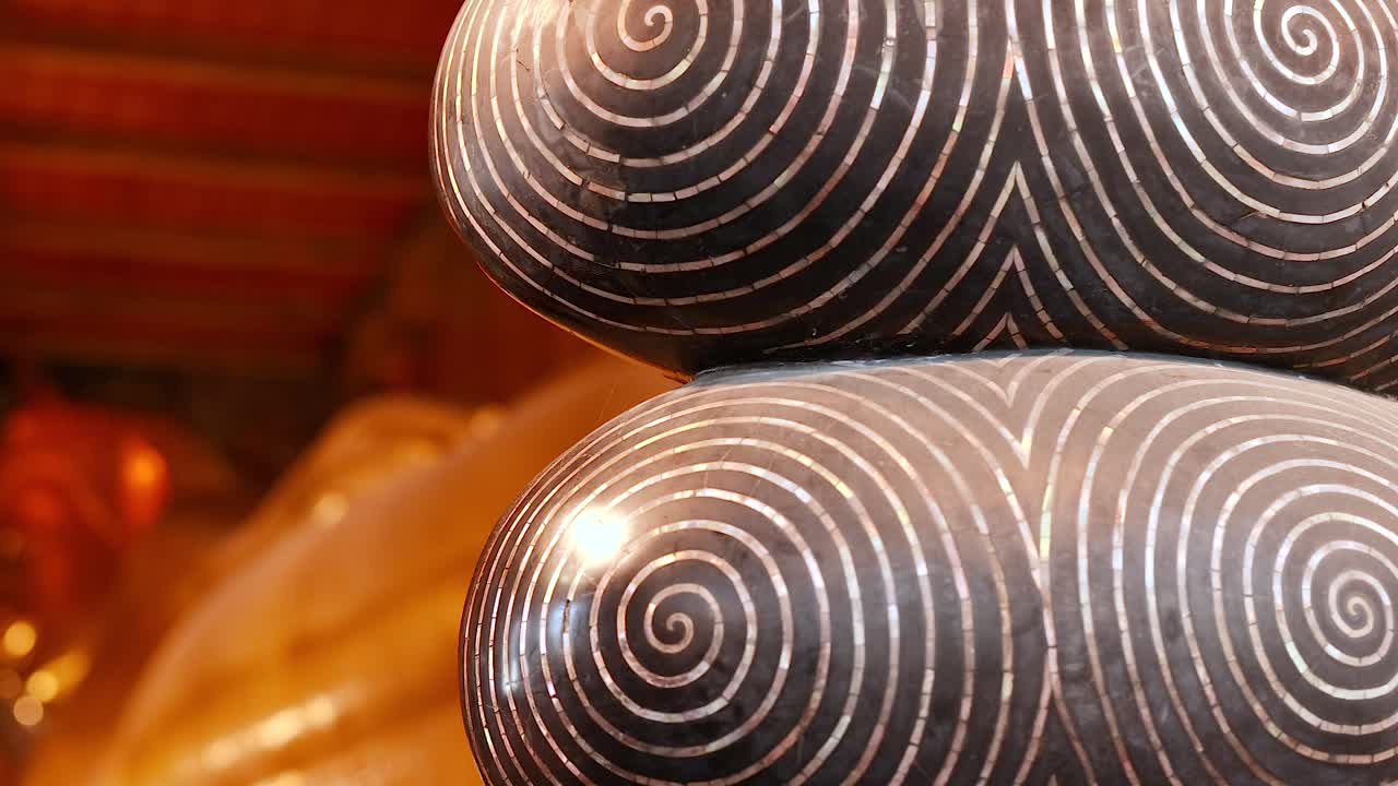 복잡한 부처 동상 세부 사항의 클로즈업