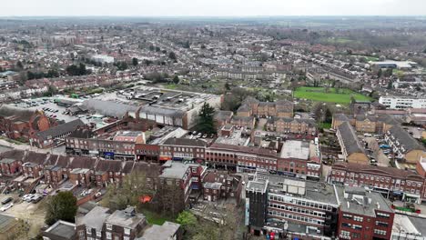 Southgate-High-Street-North-London-Drone,-ángulo-Alto-Aéreo