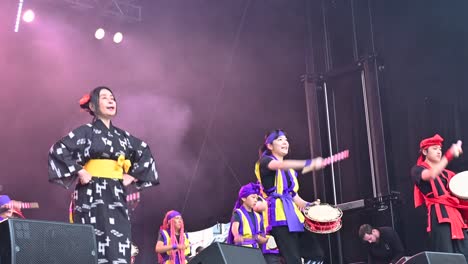 japanese taiko drumming performance
