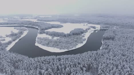 Curva-Del-Río-Neris-Durante-El-Invierno-Cubierto-De-Nieve-5