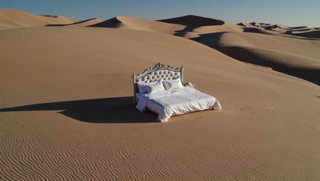 cama de lujo en el desierto