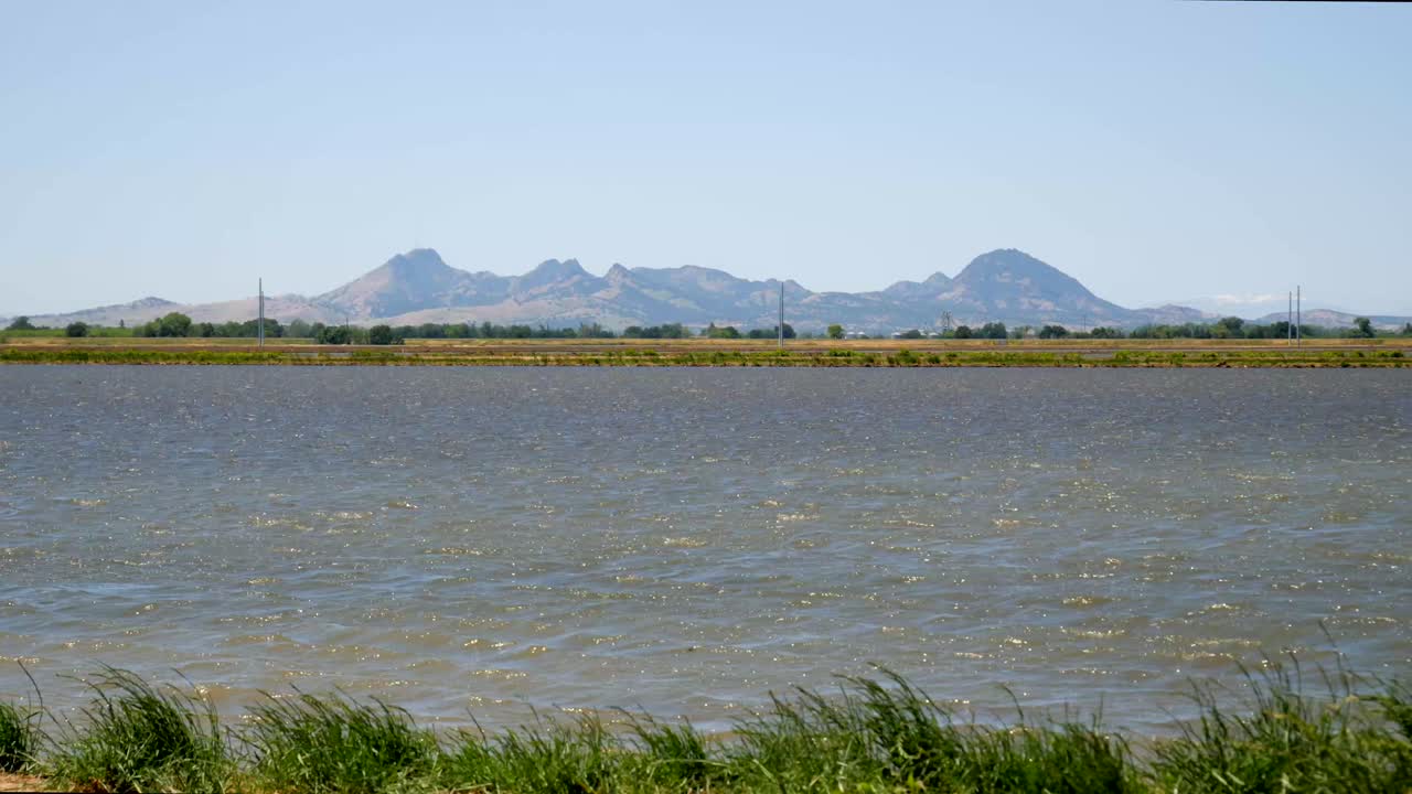 수터 버트 (sutter butte) 와 침수 된 농업