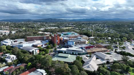 Aerial-push-in-shot-of-Brisbanes-Prince-Charles-Hospital