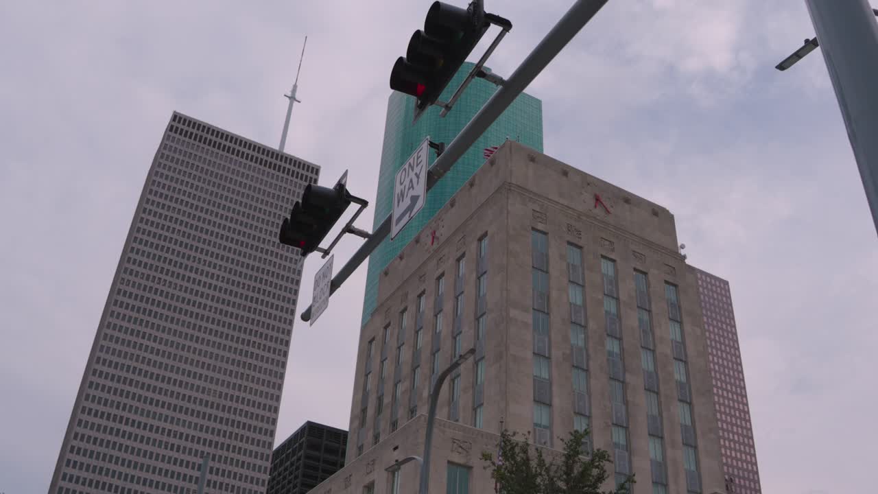 Inquadratura di contesto dell'edificio del municipio di Houston-11