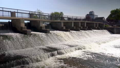 Presa-En-Rockford-Michigan-Cascada-Agua-Que-Fluye