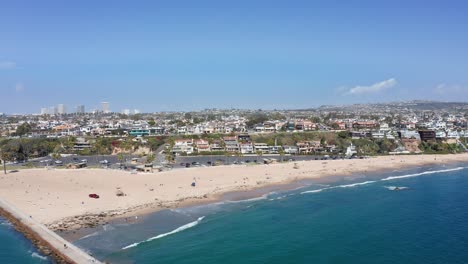 coastal-town-of-Newport-beach,-CA