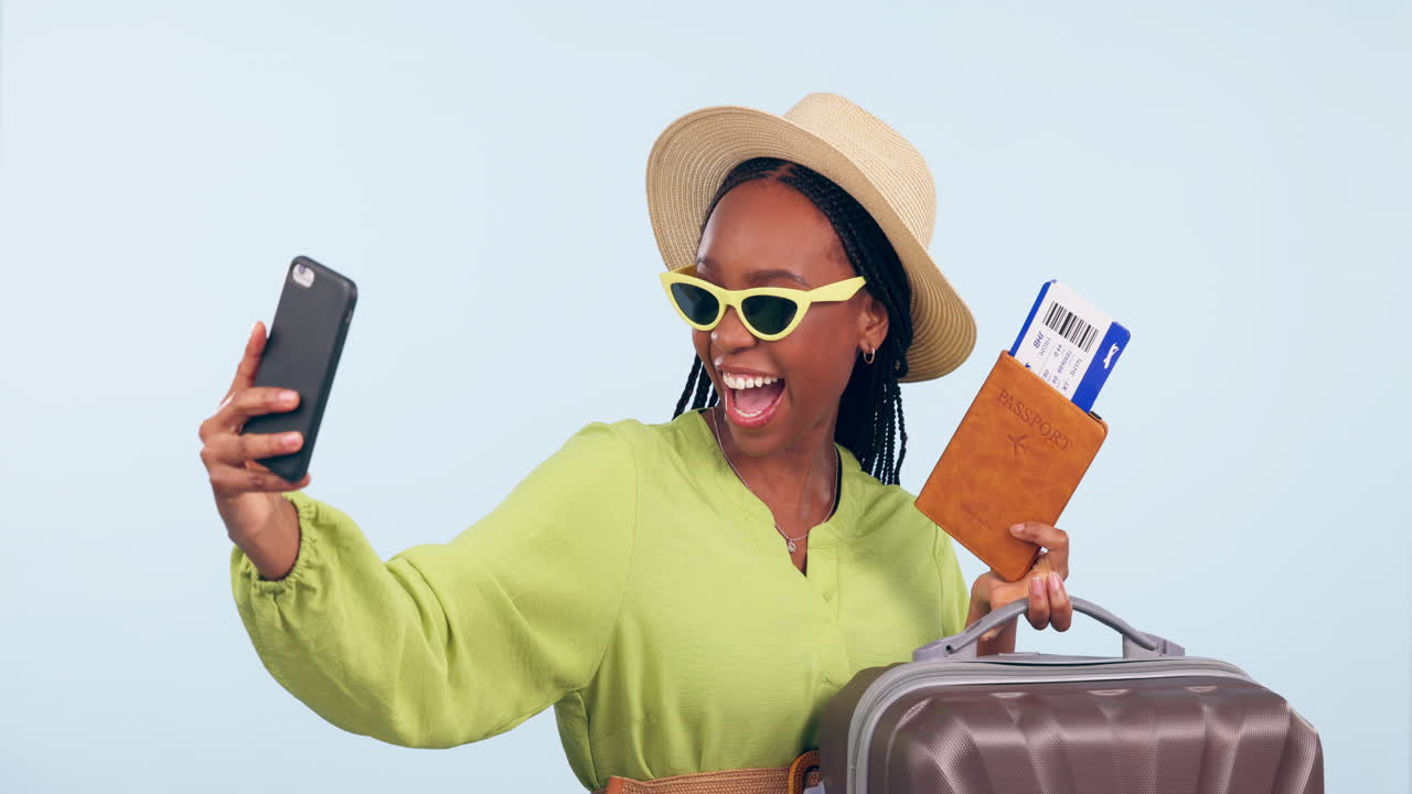 mujer, selfie de viaje y pasaporte