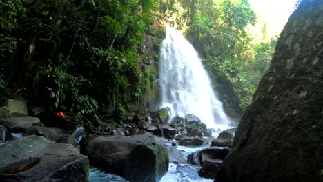 cataratas natigbasan en impasungong bukidnon filipinas
