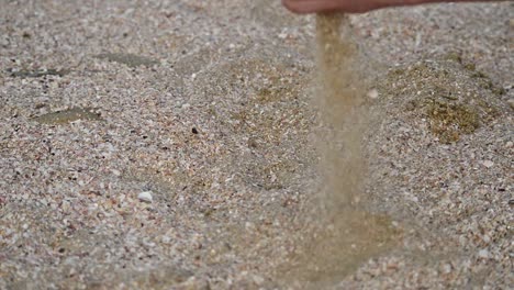 Jugando-Con-Arena-De-Playa