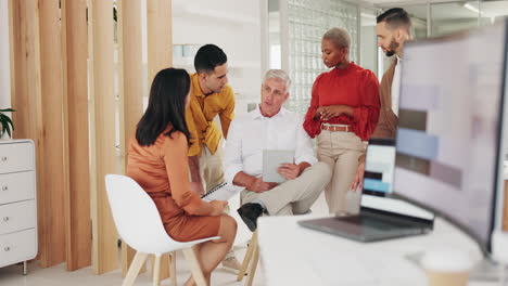 Geschäftsleute,-Mentor-Oder-Tablet-Im-Modernen-Büro