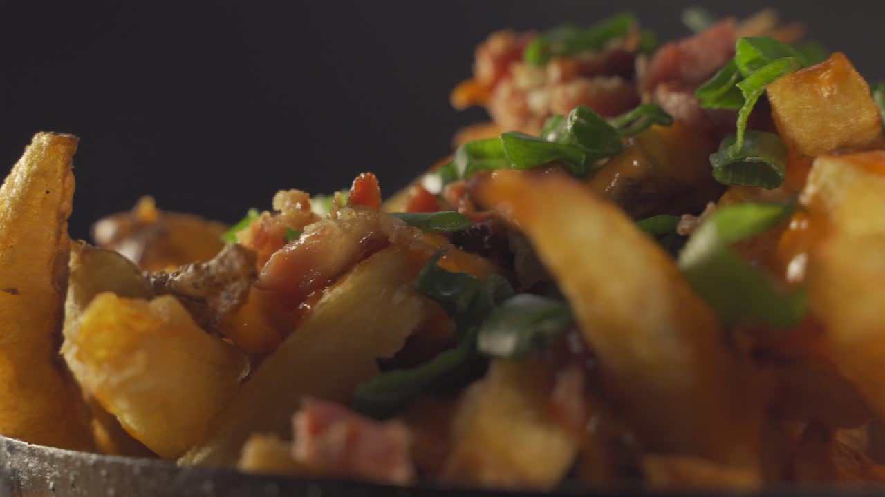 patata gruesa papas fritas hierbas picantes producto comida tiro