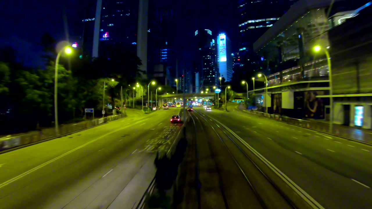 트램 도로 에서 볼 수 있는 홍콩 도시 의 비는 거리 들