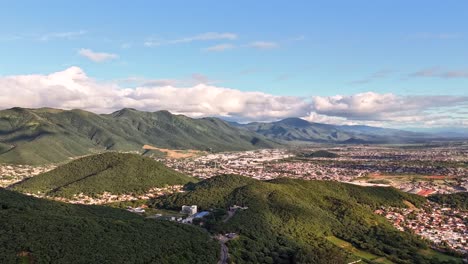 Luftaufnahme-Der-Hauptstadt-Salta,-Argentinien