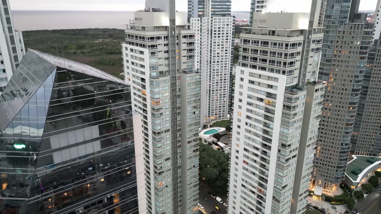 드론 뷰, 부에노스 아이레스 바쁜 도시 풍경과 지평선, 아르헨티나