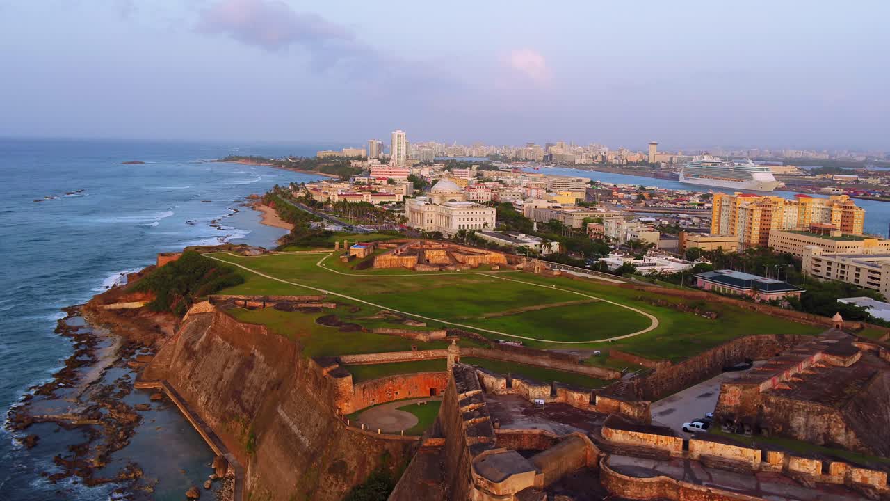hacia la capital del estado de puerto rico y el viejo san juan.