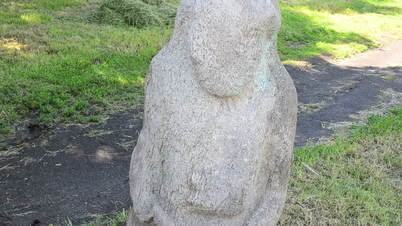 Statue di pietra polovziane. Ucraina. Realizzate tra il IX e il XIII secolo. Le sculture sono fatte di arenaria grigia