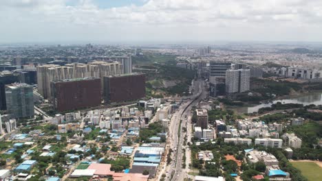 imágenes aéreas de una ciudad desarrollada en la india
