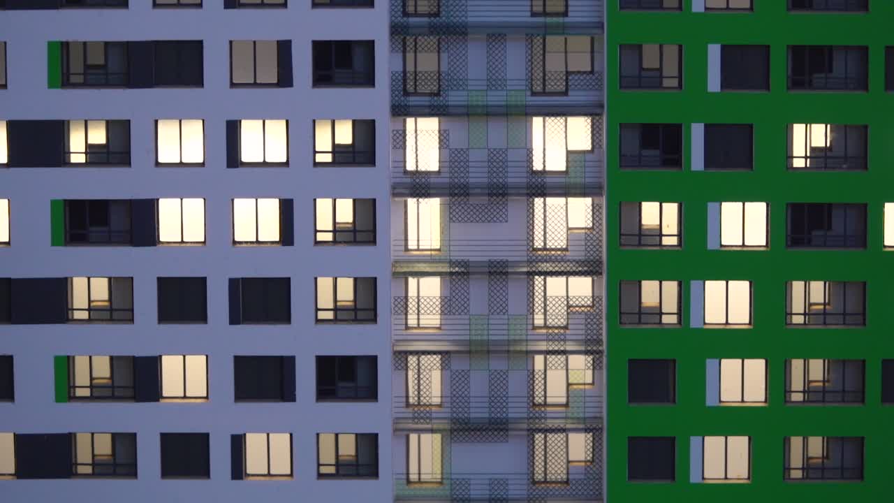 밤에 아파트 건물의 모델