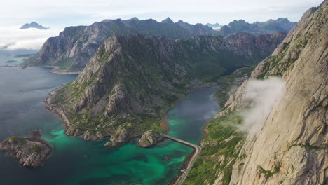 Cinematic-drone-footage-of-Festvågtind,-Lofoten-Islands,-Norway