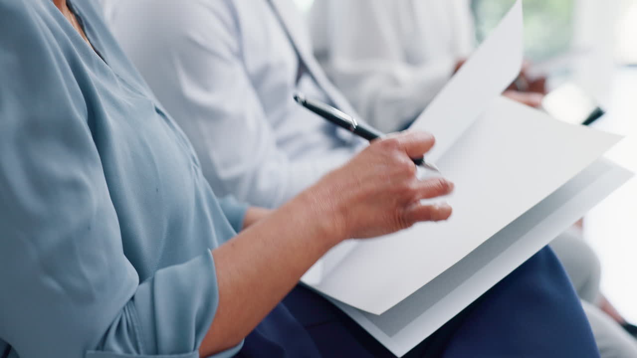 비즈니스 여성, 글쓰기 및 세미나 문서