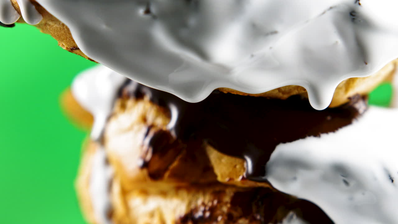 pasteles acristalados apilados