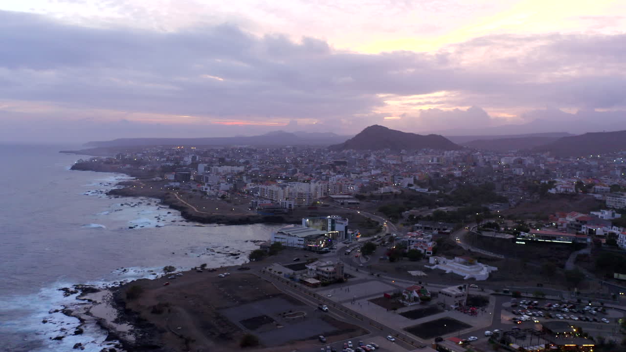 панорамный воздушный вид праи, столицы кабо-верде, западная африка.