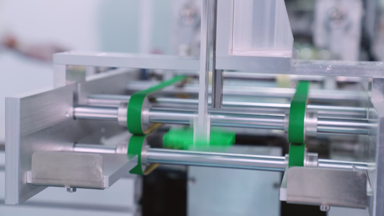 현대 공장에서 얼굴 마스크 생산 라인