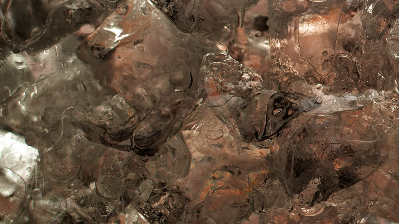 맛있는 액체가 1000fps 이상의 슬로우 모션으로 칵테일 잔에 들어갑니다.