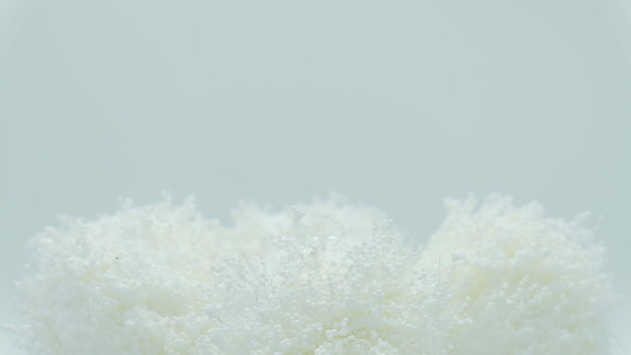 크리스마스 하 은 공이  바탕에 회전합니다.