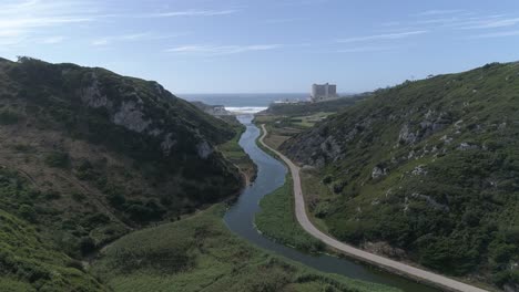 산 속 의 강 에 대한 항공 사진