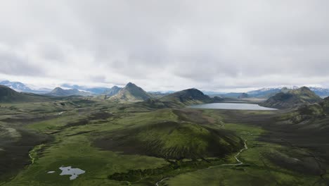 laugavegur trail, álftavatn lake, descending part 3, iceland