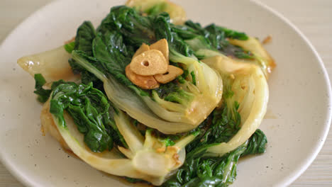 baby chinese cabbage with oyster sauce and garlic - asian food style