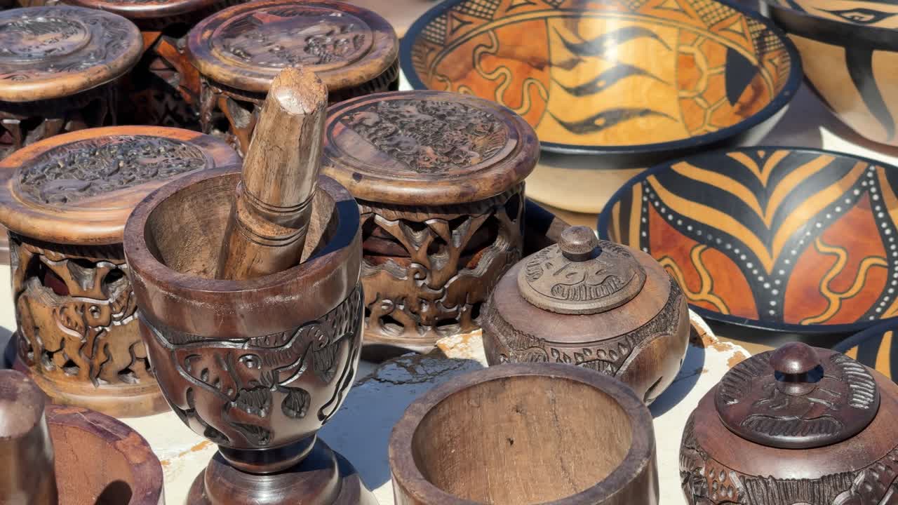 African curios sold at the market