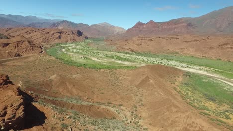 escena aerea con drones