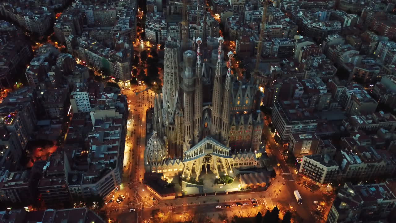 ночная панорама саграда фамилия, барселона, испания-5