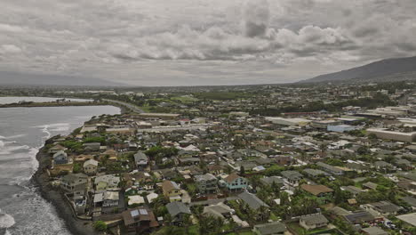 kahului maui hawaii aerial v3 drone flyover wailuku and paukukalo neighborhoods capturing seaside residential houses, coastal townscape and keopuolani park - shot with mavic 3 cine - december 2022