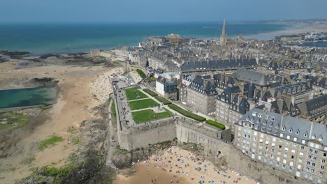 praia da cidade principal de saint-malo france drone , aerial , vista do ar