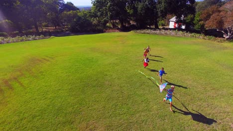 Kids-playing-in-park