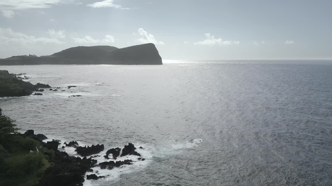 멸종된 화산, 브라질, 앙그라 도 헤로이스모, 제3 섬, 아조레스