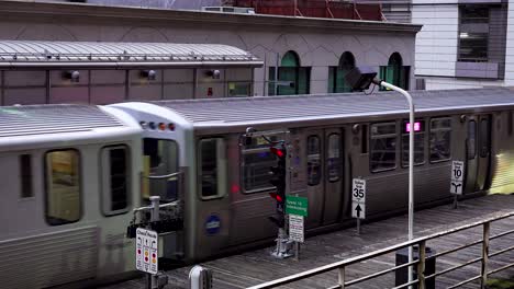 chicago subway leaving city station